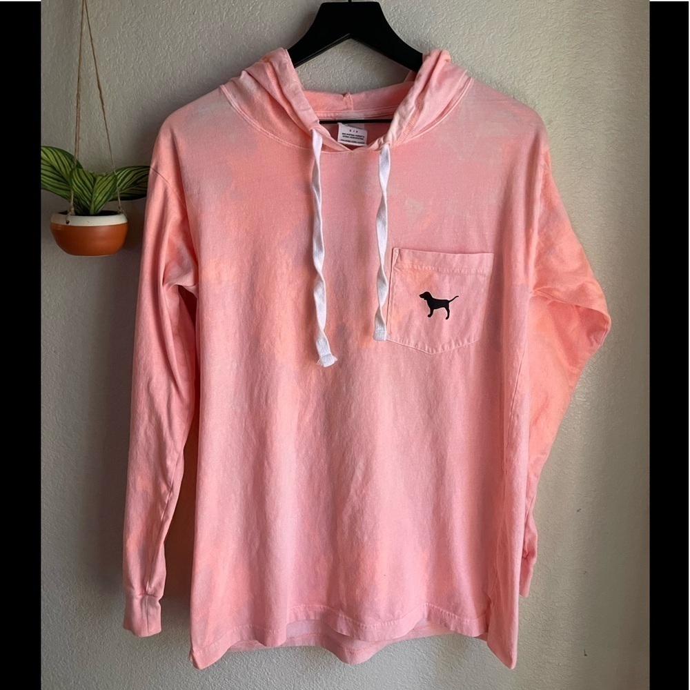 ♻️ Victoria secret pink upcycled tee